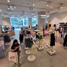 There are currently 16 h&m outlets in malaysia, situated in johor. H M Clothing Store In Mont Kiara