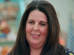 Amanda Cake's Instagram, Twitter & Facebook