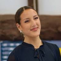 Mia Warren's Instagram, Twitter & Facebook