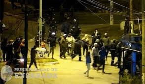 Последние твиты от pata medina (@patamedina). Sube La Tension En La Interna De La Uocra La Plata Con El Retorno De Pata Medina De Fondo Tiros Herido De Bala Piedras Y El Intento De Incendio De Una Casa