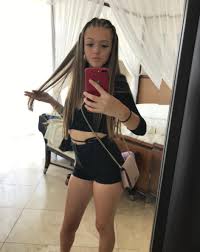 #lastminutestylist blackpink jennie puts on the most popular hairstyle#cool #cute vmin fanart exid blackpink jisoo yoonmin fanart kushina mamamoo juuzou suzuya uub suzuya. Is This Teen The New Rachel Dolezal White Girl Wears Grills Makes Rap Videos And Has Her Hair In Dreadlocks As She Claims She S Black