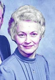 Kelly Summerlin's Instagram, Twitter & Facebook