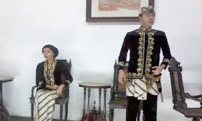 Jenis pakaian adat 34 provinsi di indonesia: 4 Nama Pakaian Adat Jawa Barat Dengan Keunikannya Masing Masing