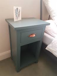 Farrow Ball Inspiration Bedside Table Revamped With Inchyra Blue Contributed By Blue Bedside Tables Painted Bedside Tables Gray Painted Furniture