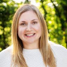 Donna Bastarache's Instagram, Twitter & Facebook