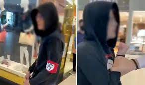 A imagem foi adotada pelo nazismo como um símbolo representativo da supremacia da raça ariana. Go7v9jh5lefibm