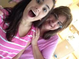 Janine Marlow's Instagram, Twitter & Facebook