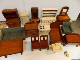 Vintage 1930s Strombecker Wood Dollhouse Furniture Lot 15 Pcs Accessories Strombecker