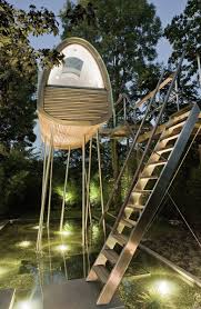 King Of The Frogs Munster 2012 Baumraum Modern Tree House Cool Tree Houses Tree House