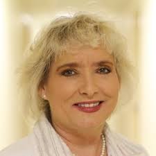 Debby Kjoniksen's Instagram, Twitter & Facebook