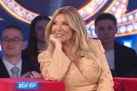 Selvaggia Lucarelli asfalta Renato al Gf Vip 2026 | "Sei il più sfigato di  tutti i continenti"