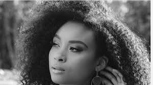 Niemand heeft ooit verteld dat ie van mij houdt.”