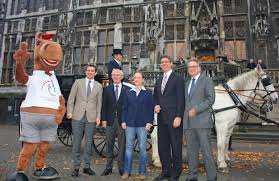 Öffnungszeiten deutsche bank trierer straße 746 in aachen. Auch Im Em Jahr Rolex Grand Prix Und Deutsche Bank Preis 29 Bis 31 Mai Deutsche Bank Seit 60 Jahren Partner Reitturniere De News Ergebnisse Turnierkalender Ranglisten