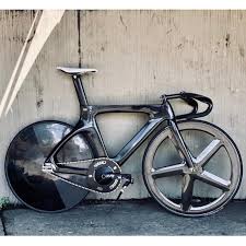 Santiqui98 Stealth Bomber An Amazingly Built Track Machine And Looks Super Clean Repost Bicycle Bi Stealth Bomber Bicycle Fixed Gear Bicycle