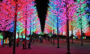 30 Absolutely Beautiful Christmas Decorations From Around The World Hongkiat Beautiful Christmas Scenes Christmas Decorations Canada Beautiful Christmas Decorations