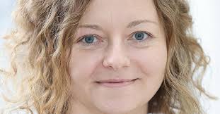 Barbara Holzinger: Sie macht das Pflaster zum Spektakel