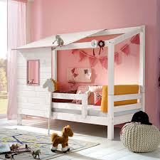 Hd00:10mädchen im bett, das strudel abzieht. Abenteuerbett Aus Massivholz Fur Madchen Kids Paradise