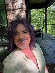 Life holds much promise, but only for those willing to risk greatly, hope  fiercely, love (God) dearly, and work monomaniacally to insure life keeps  its promise. Back in NC, trading the FL