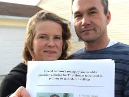 Auburn couple hope to bring touch of 'tiny home' life to town