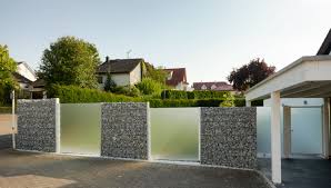 Selbst dieses können sie mit einem individuellen muster ganz auf ihre bedürfnisse anpassen. Galionen Und Glas Geben Schutz Von Wind Larm Und Neugierigen Blicken Sichtschutz Glas Larmschutz Garten Glaszaun