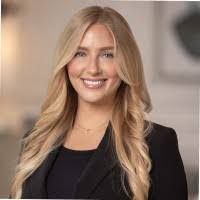 Renae Bentley's Instagram, Twitter & Facebook