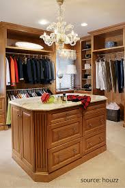 How big should a walk in closet be? 6 Tips For A Columbus Or Cleveland Custom Walk In Closet Island