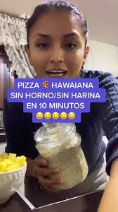 Preparación de Pizza Hawaiana en Sartén en 10 Minutos