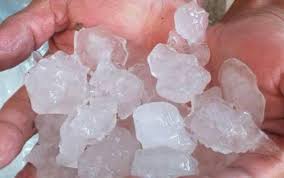 Acordei ao som de um estrondo e vi granizos do tamanho de uvas caindo do céu. Ventania Destelha Casas E Chuva De Granizo Assusta Moradores De Itamaraju No Extremo Sul Da Bahia Bahia G1