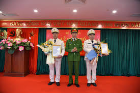 Nghi phạm dùng gạch lát vỉa hè đập mạnh từ phía sau. Bá»™ TrÆ°á»Ÿng Bá»™ Cong An Bá»• Nhiá»‡m 2 Tan Cá»¥c TrÆ°á»Ÿng