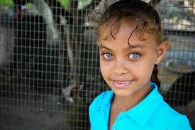 Europeans Had Dark Skin Blue Eyes 7 000 Years Ago According To Science Sola Rey Dark Skin Blue Eyes Dark Skin Light Eyes