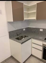 Ir a la navegación ir a la búsqueda. Amoblamiento De Cocina Perfil J Blanco Canteras Muebles