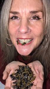 iMessage Today 7:22PM Stop drinking wine with the swine and come drink  cider with a spider i want you so wantyousobad bad bad Read 7 :22PM