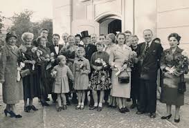 Golden, silbern, eisern, ehern nennt die alter man der welt, und zum niedern von dem höhern schreitet fort sie, wird erzählt. Goldene Hochzeit Wdr Digit