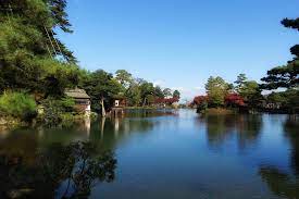 pixabay上的免费图片 日本 兼六園 湖 風景 水 樹 屋 綠色 藍色 金澤 cool places to visit japan vacation trips
