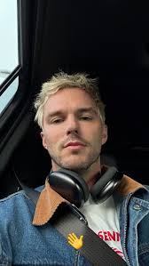 Drew looking hot af : r/DrewGooden