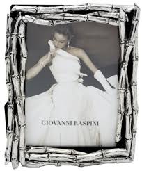 This is the composable jewellery that perfectly express your individual personality and becomes a symbol. Giovanni Raspini Modeemodi Press