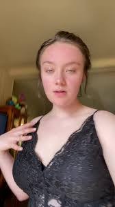 Melissa Riggen's Instagram, Twitter & Facebook