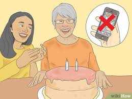 Best birthday gift ideas for mom in 2021 curated by gift experts. 3 Ways To Treat Your Mother On Her Birthday Wikihow