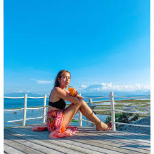 Lahir di jakarta, 29 januari 1988, gadis ini mengambil jurusan desain . Jessica Iskandar Facebook