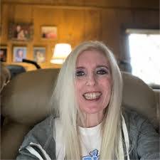 Laura Fallin's Instagram, Twitter & Facebook