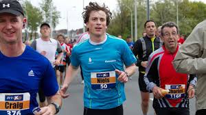 Bekijk alle uitzendingen met niels destadsbader. Niels Destadsbader Loopt Marathon Met Kinderen