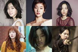 When asked by dramabeans about often being compared to kim go eun and another famous schoolmate, lee yoo young, park so dam said, we don't engage in that type of psychological battle. Left To Right Kim Go Eun Park So Dam Han Ye Ri Kim Go Eun Park So Dam Kim