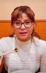 10 Potret Liburan Awkarin dan Alden MasterChef di Jepang