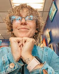 Rebecca Gilreath's Instagram, Twitter & Facebook