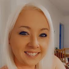 Anne Kline's Instagram, Twitter & Facebook