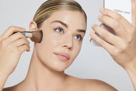 Ove boje laka za nokte odmah vizualno produljuju kratke nokte