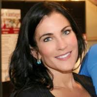 Kelly Mazur's Instagram, Twitter & Facebook