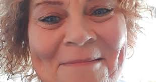 Ellen Graff's Instagram, Twitter & Facebook