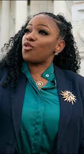 Jasmine Crockett says she's “concerned about free speech.” What she really  needs to be concerned about are those fake ghetto speeches she's always  making and those fire-hazard eyelashes. Here is Jasmine: “Lemme