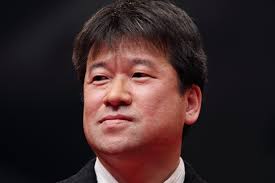 佐藤二朗さんが嫁の「ルミねぇ」と 結婚 したのは 2003年 です。 嫁 は 一般人 で 年齢 は佐藤二朗さんよりも 4歳年下 で、 身長 が 150センチ 前後の 小柄 な女性です。 ä½è—¤äºŒæœ— å¦»ã‹ã‚‰ã® é«˜å††å¯ºç¦æ­¢ä»¤ ã‚'ç ´ã‚‹ ãƒ ãƒ­ãƒ„ãƒ¨ã‚·ãŒæš´éœ² ã‚¤ãƒ¼ãƒžãƒž Emama